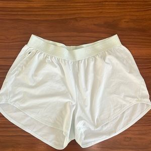 Outdoor Voices Relay Short 3”